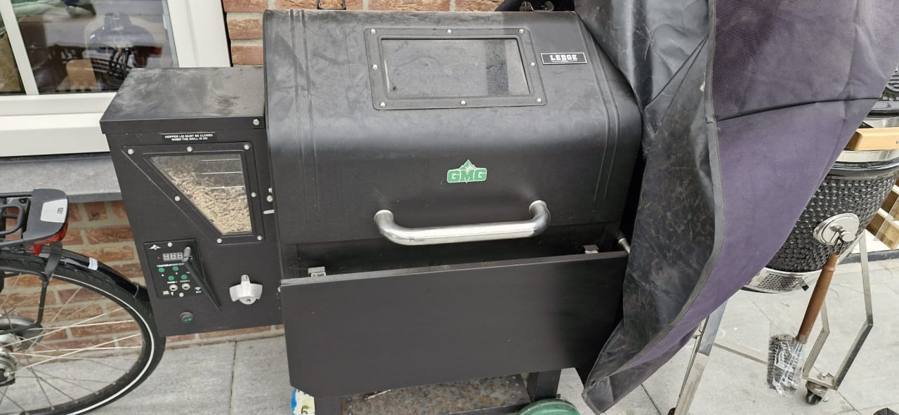 Green Mountain Grill Ledge Prime