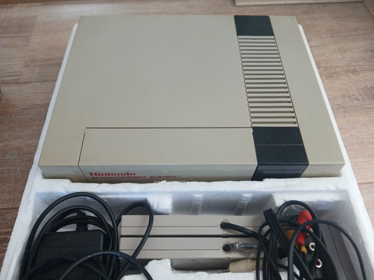 Nintendo nes control deck boxed