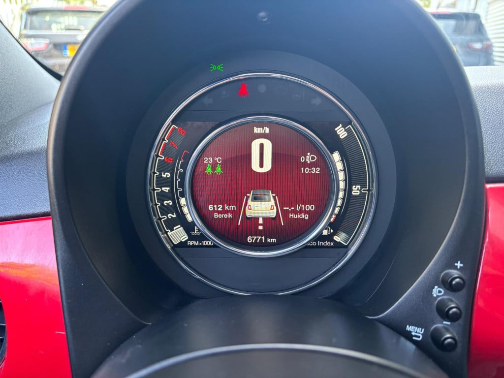 Fiat 500 1.0 hybrid red