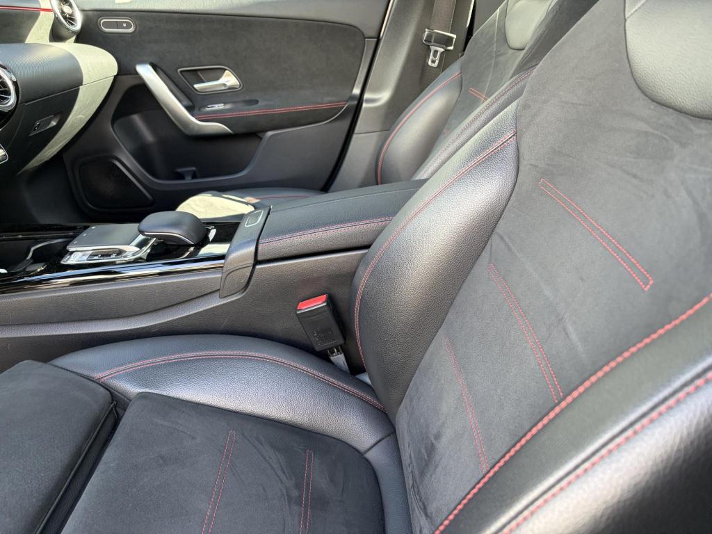 Mercedes-Benz A-Klasse 200 business solution amg bomvol|panoramadak|afneemb