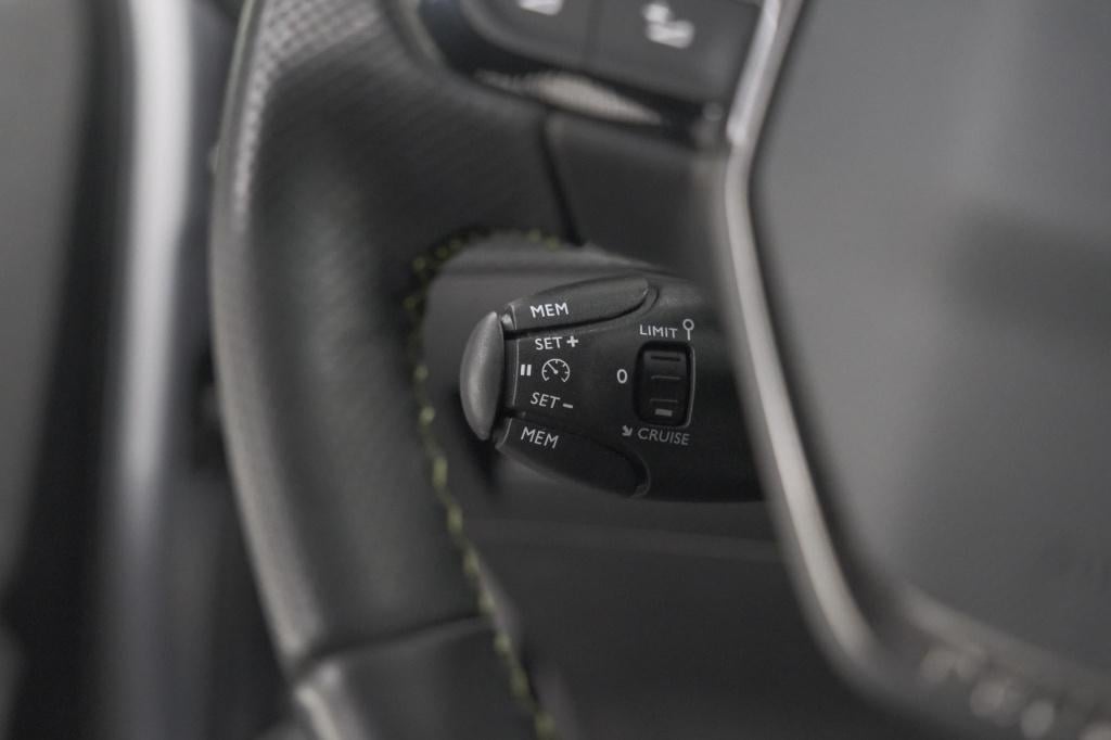 Peugeot 2008 puretech 130 eat8 gt-line | stoelverwarming | camera | dodehoe