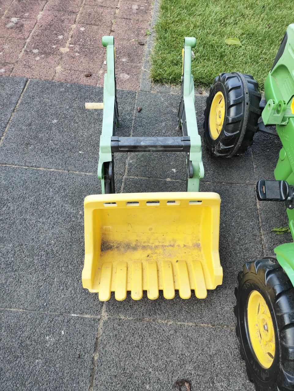 John Deere traptractor