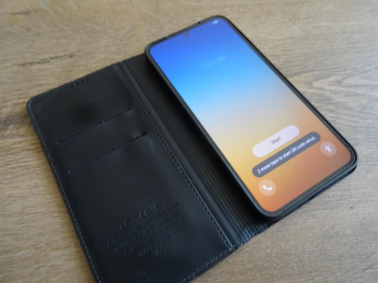 Samsung Galaxy S23+ + leren hoesje – zo goed als nieuw