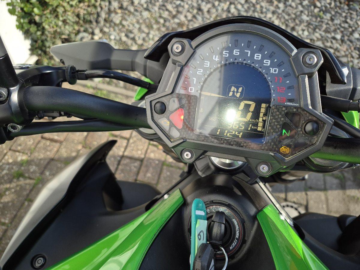 Kawasaki Z900 uit 2019, stoere naked bike, weinig Km