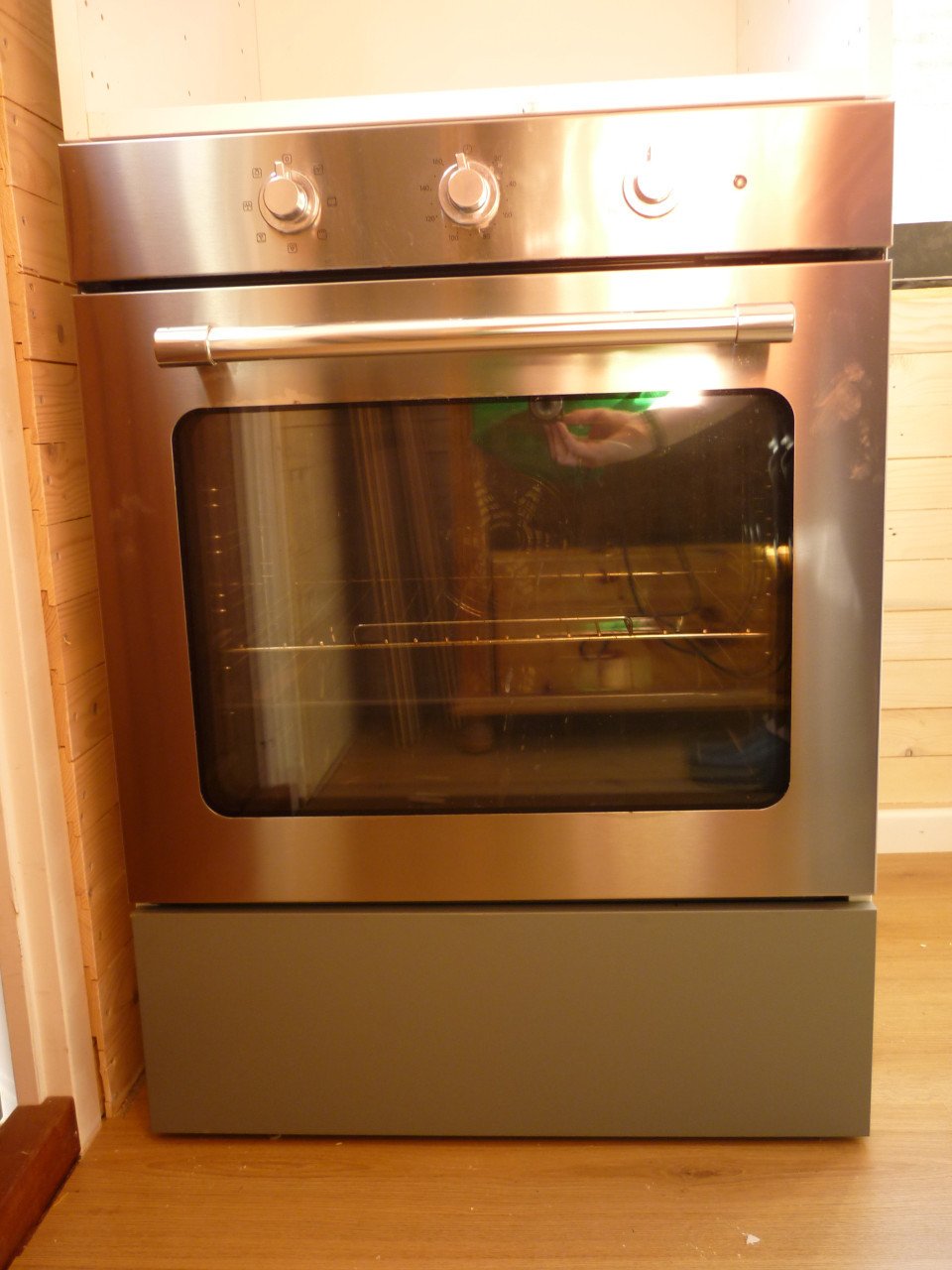 2 jr oude oven IKEA Mattradition Heteluchtoven + inbouwkast