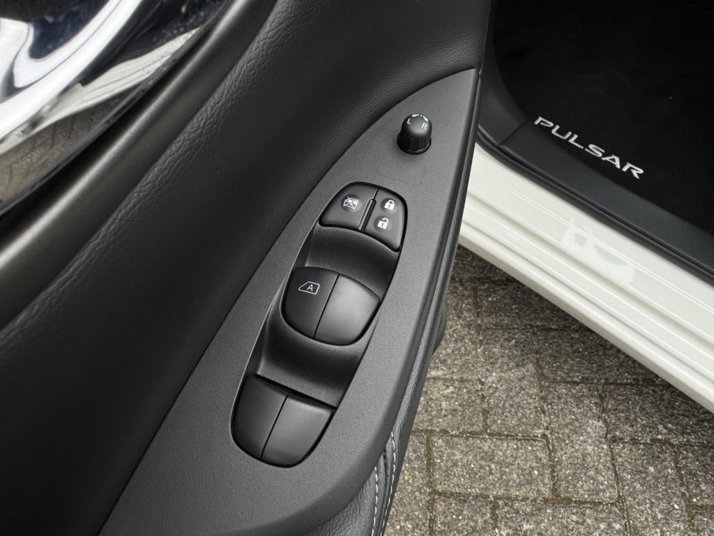 Nissan Pulsar 1.2 dig-t n-connecta | navigatie | camera | keyless entry | c