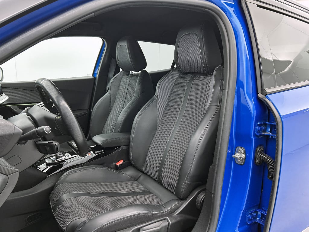 Peugeot E-2008 ev gt pack 50 kwh | rijklaar | achteruitrijcamera | parkeers