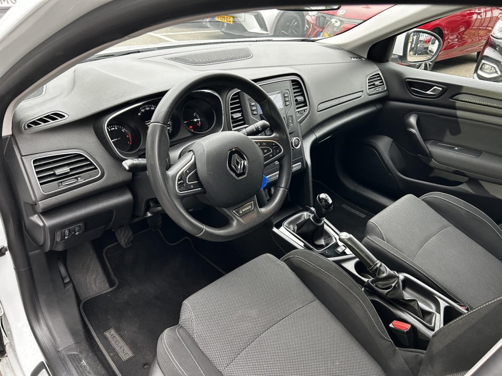 Renault Megane 1.2 tce life | leuke eerste auto! | cruise control | airco |