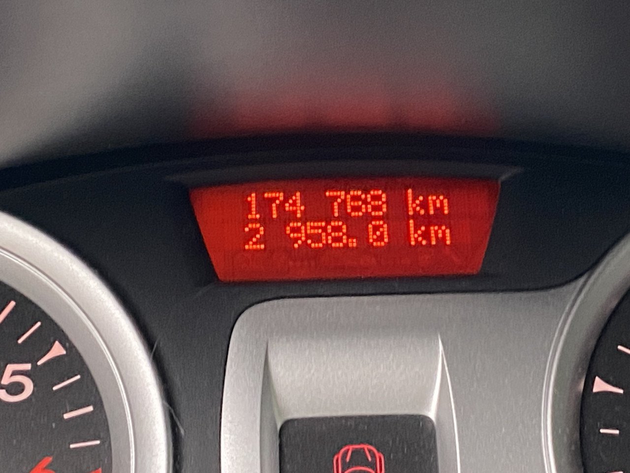 Leuke Renault Clio (2011-175000km) voor leuk prijsje!