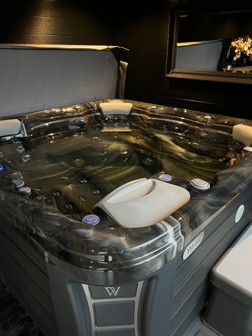 Prachtige spa massage jacuzzi 6 persoons