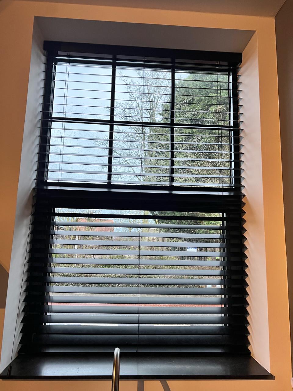 Houten jaloezieën (zwart)