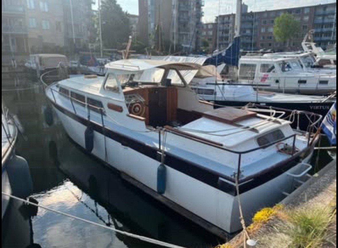 Stalen Braassem motorkruiser 9,8mtr, vaarklaar met ligplaats