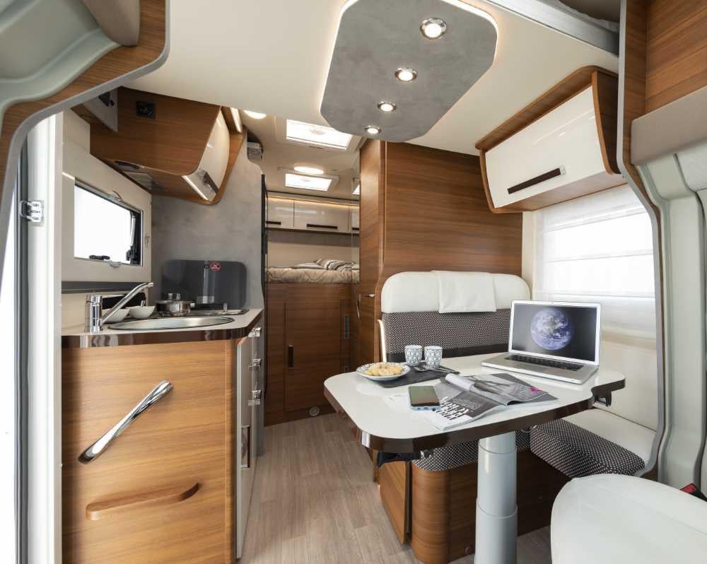 Elnagh Baron 531 - 2022 - complete halfintegraal van slechts 5,99 meter