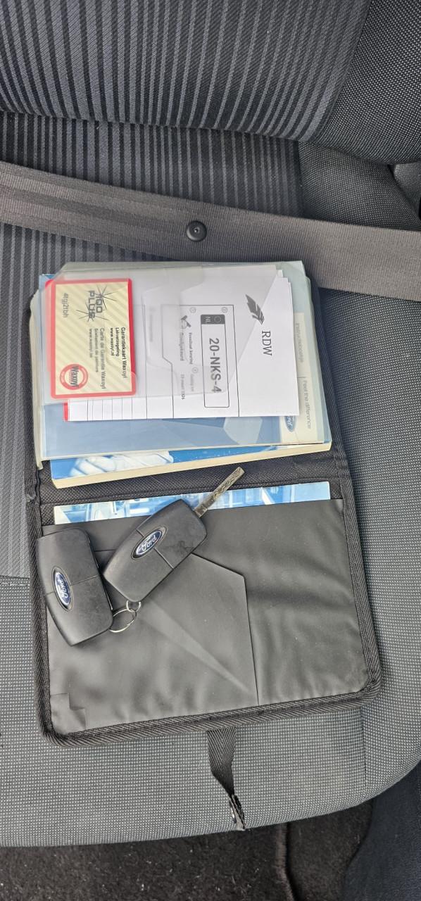 TE KOOP FORD FIESTA 1.25 LIMITED EURO 5 MET AIRCO EN TREKHAAK