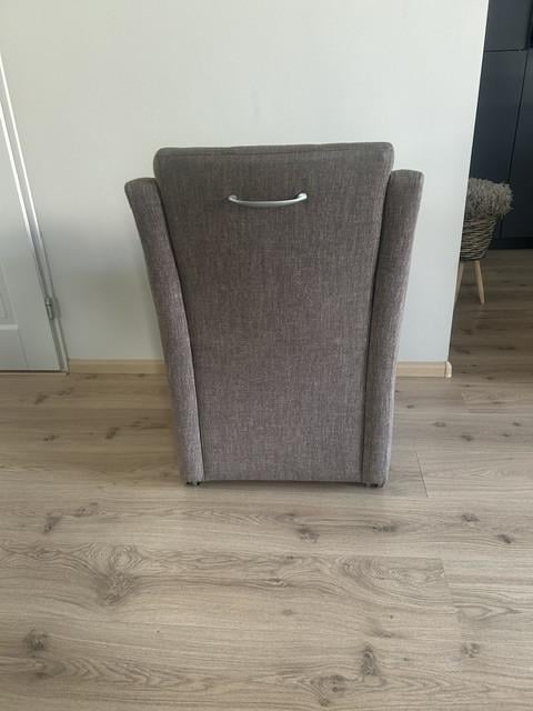 Taupekleurige eetkamerstoelen 6 stuks gebruikt