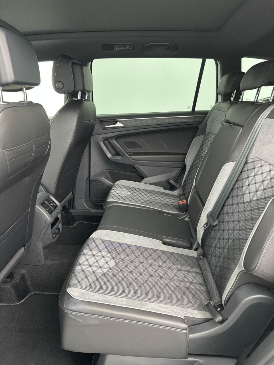 Volkswagen Tiguan Allspace 1.5 tsi r-line business 7p.