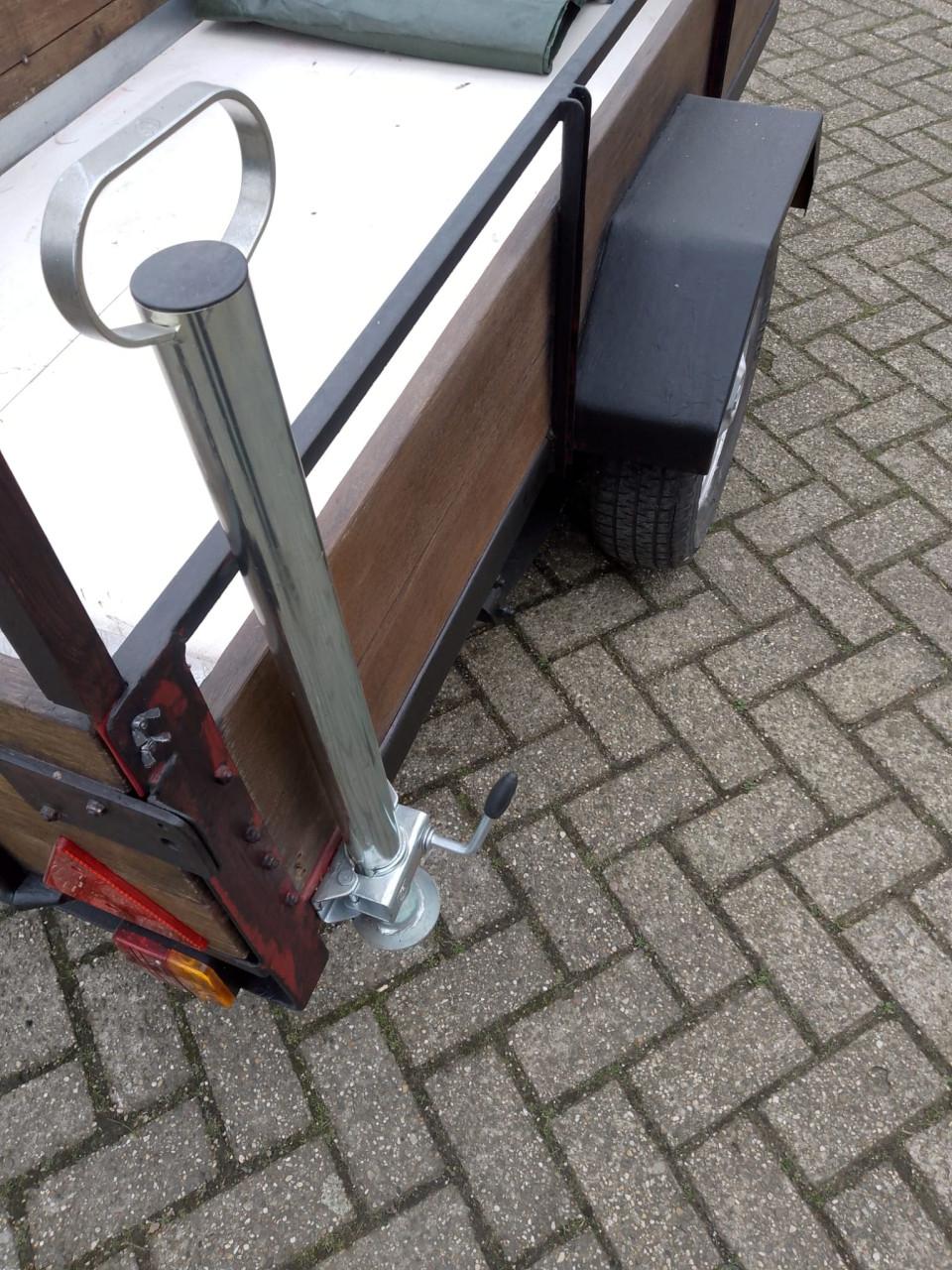 Nette aanhanger met frame - klaar voor gebruik!