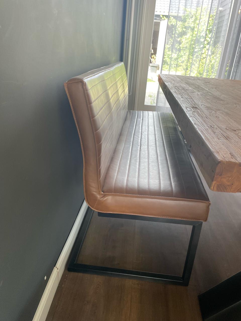 Eettafel + stoelen + eetbank