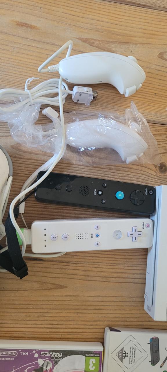 Wii console, veel extra's MOET WEG