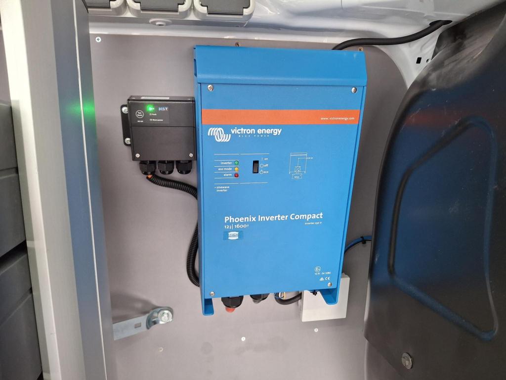 Ford E-transit cour. trend 44 kwh | ombouw! | trekhaak | 325km wltp | omvor