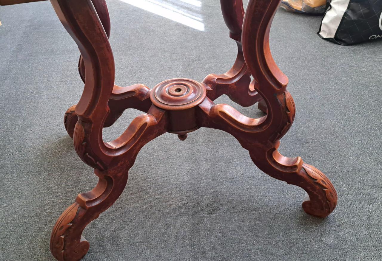 Antieke eettafel