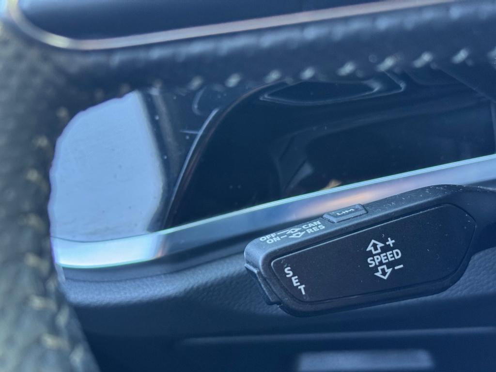 Audi Q3 35 tfsi 3x s line * matrix led * keyless * stoelverwarming