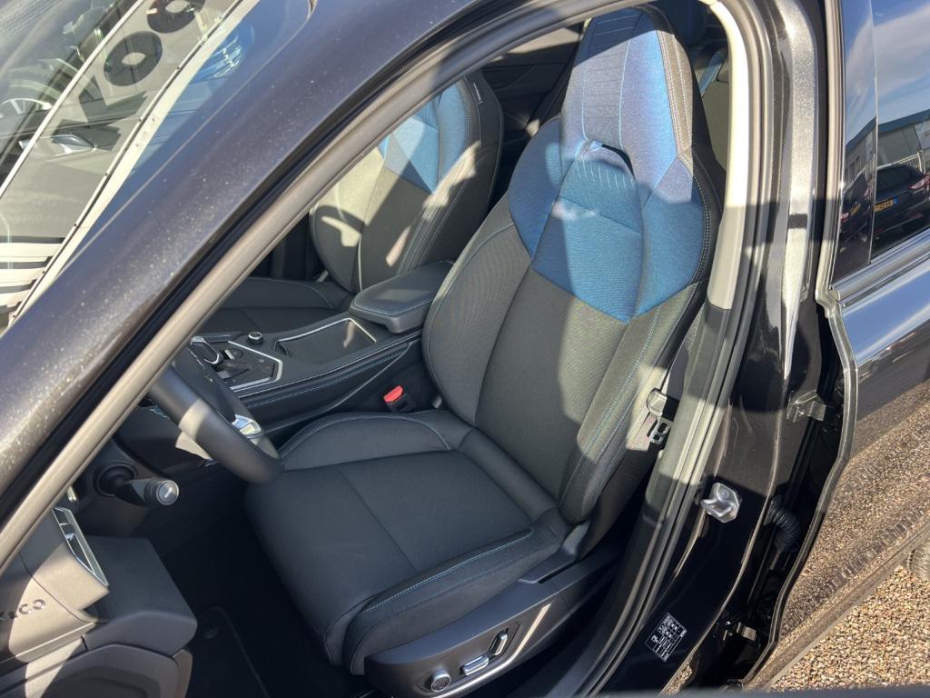 Lynk & Co 01 1.5td 261pk plug in hybrid black edition , pano dak , 360gr ca