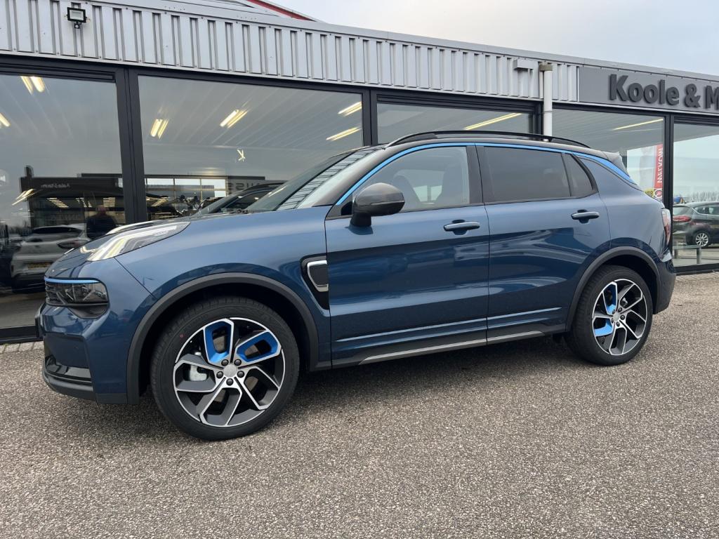 Lynk & Co 01 1.5 261pk phev 7dcth plug in hybrid , pano dak , 360gr camera 