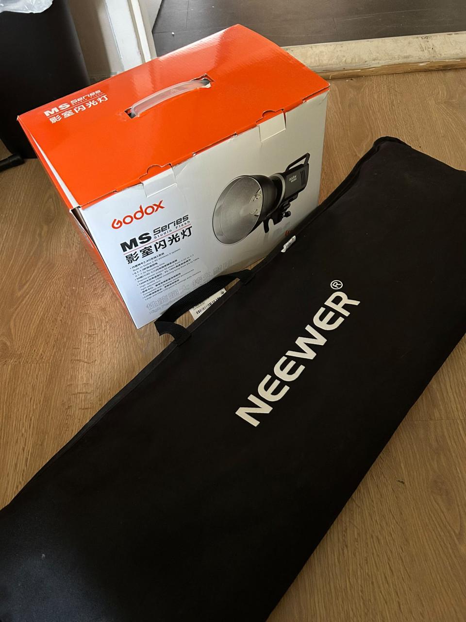 Godox studioflitser en Neewer softbox