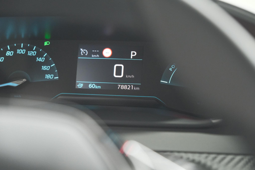 Peugeot 208 ev allure 50 kwh | 3 fase laadfunctie | parkeersensoren | apple