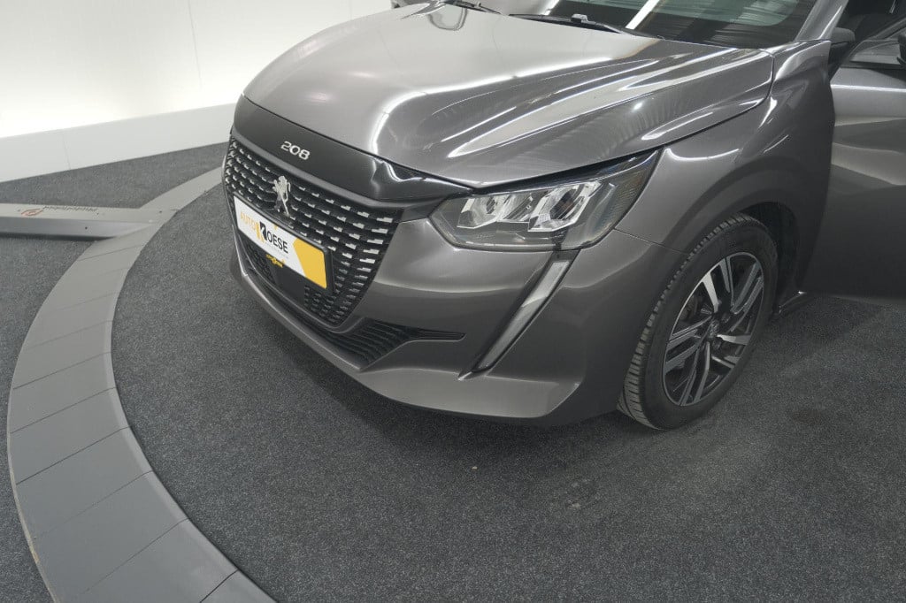 Peugeot 208 puretech 100 eat8 allure | camera | apple carplay | navigatie |