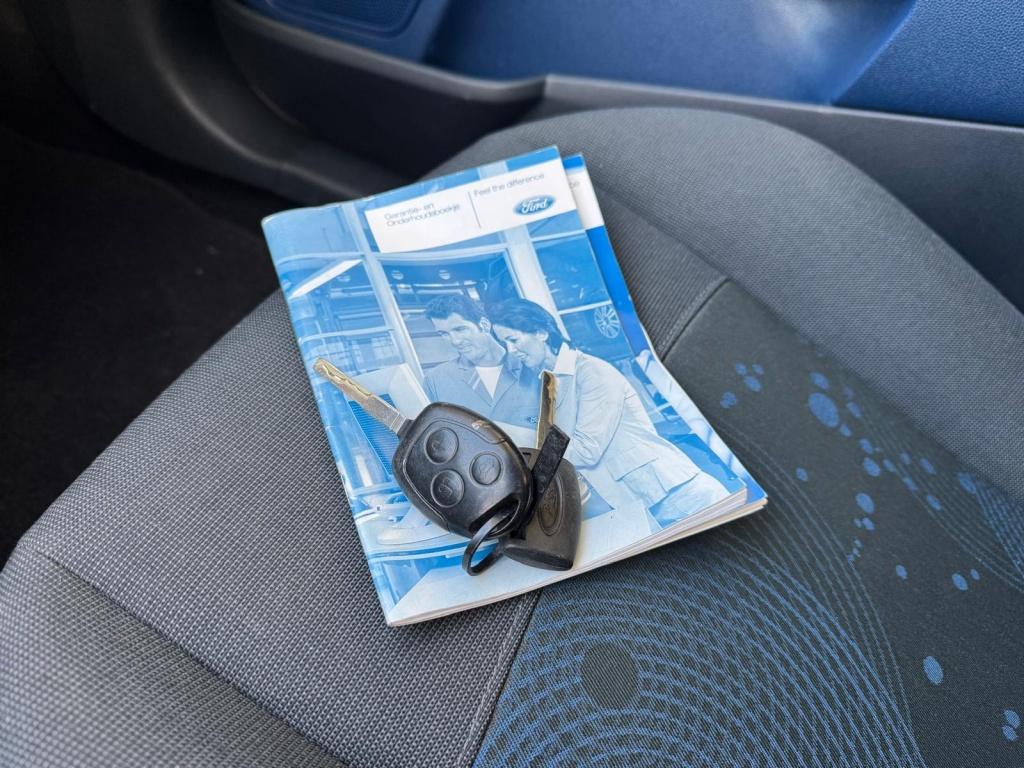 Ford Fiesta 1.25 trend | 67.650km! | airco | nap | bovag garantie