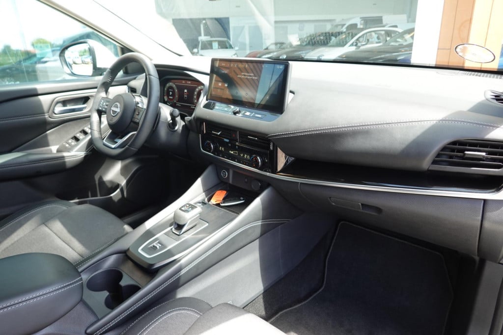 Nissan Qashqai 1.3 mhev 158-pk xtronic n-connecta