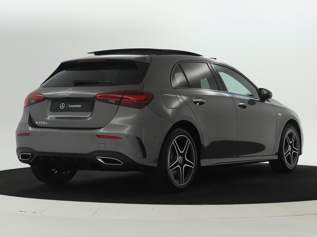 Mercedes-Benz A-Klasse 250 e business solution amg | nightpakket | parkeerp