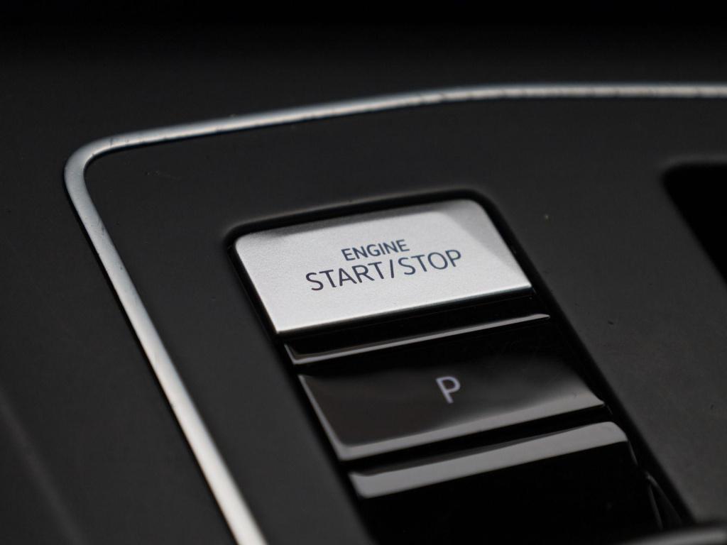 Volkswagen Golf 1.0 etsi life | automaat | stoel - stuur verwarming | navig
