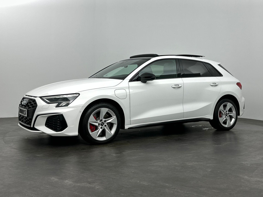Audi A3 sportback 45 tfsi e s-line pano b&o matrix carplay