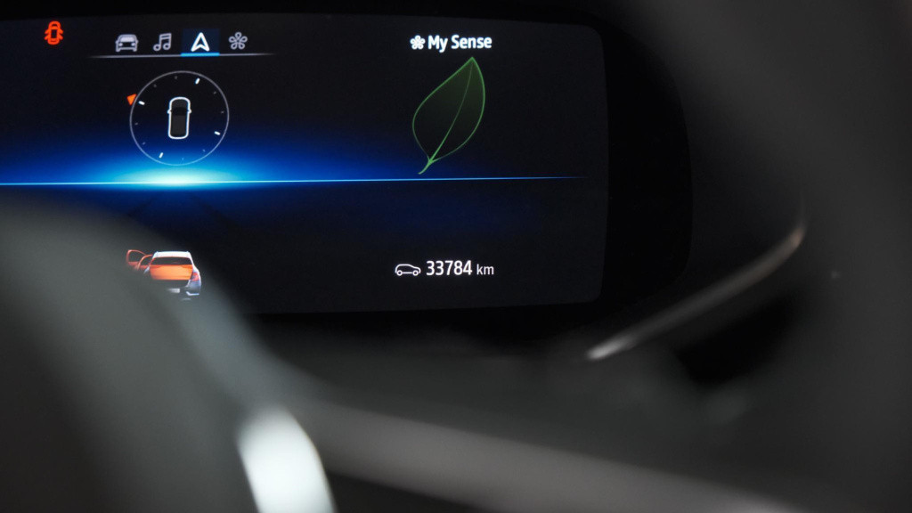 Renault Captur mild hybrid 140 edc techno | 360 camera | 9.3 inch grootsche