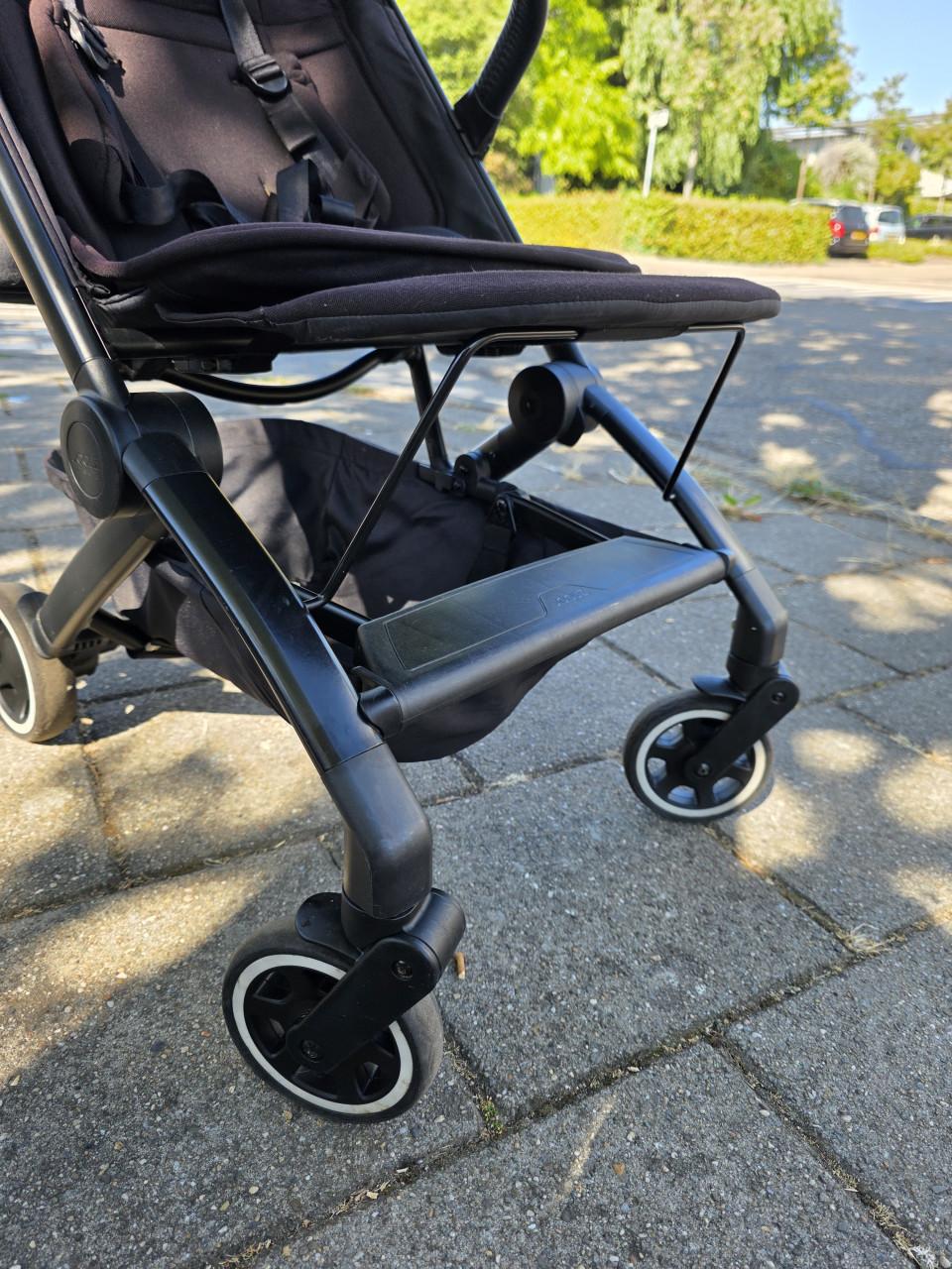 Joolz Aer+ compacte (reis) buggy zwart – incl. reistas en regenhoes