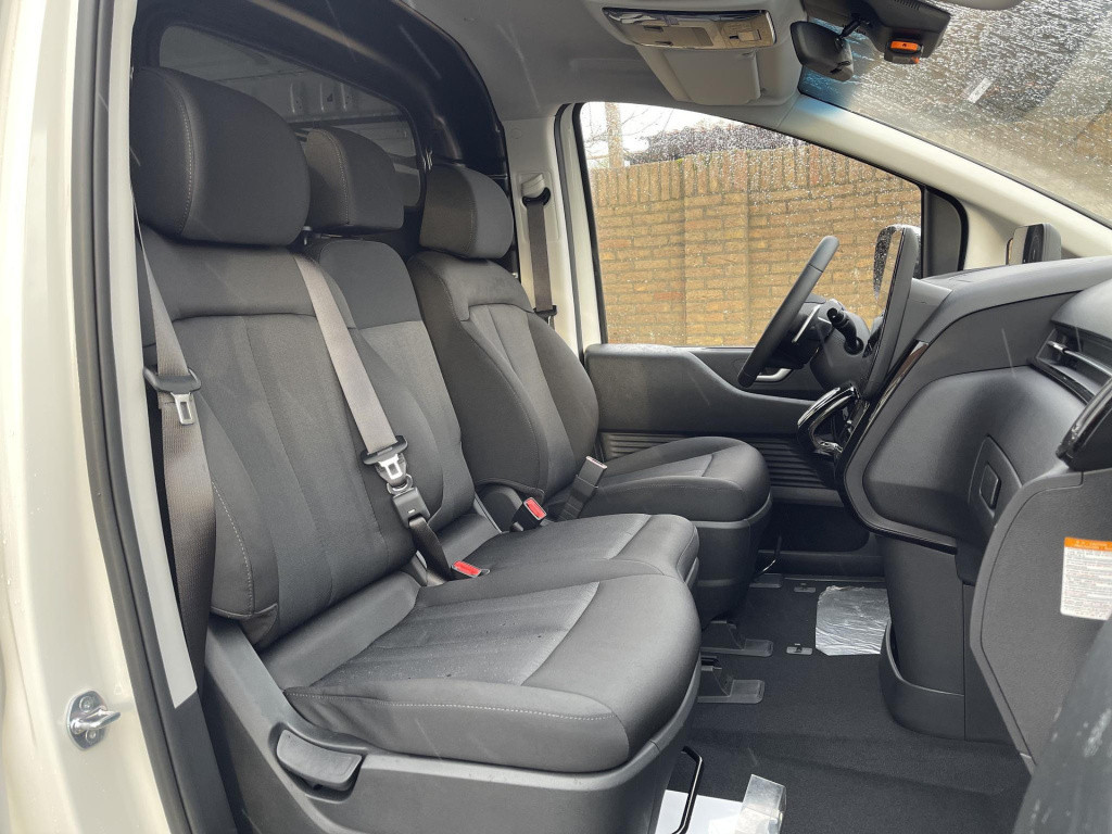 Hyundai Staria 1.6 t-gdi hev
