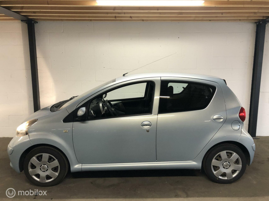 Toyota Aygo 1.0-12v +