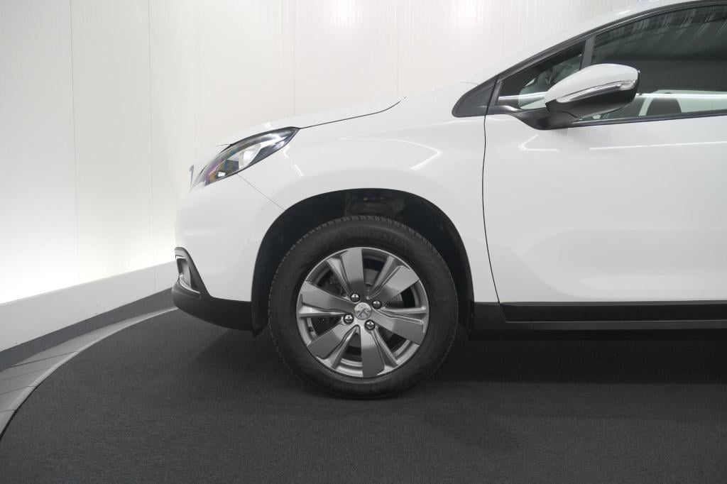 Peugeot 2008 puretech 110 blue lion | trekhaak | apple carplay | navigatie 