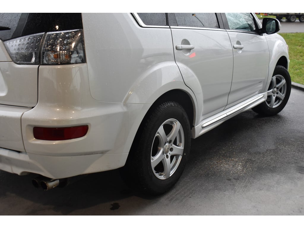 Mitsubishi Outlander outlander 2.2 di 4wd geel kenteken leder, navi, camera