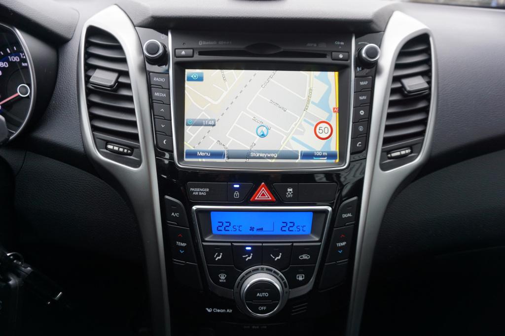 Hyundai I 30 1.6 gdi i-vision automaat / climate / navi / cruise controle /