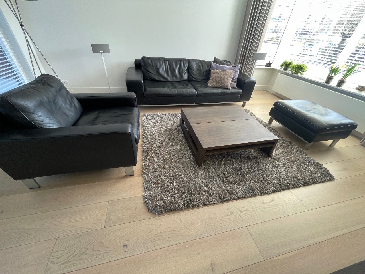 Montel zwart lederen bank+stoel+poef