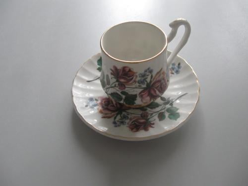 4 porselein kop en schotels