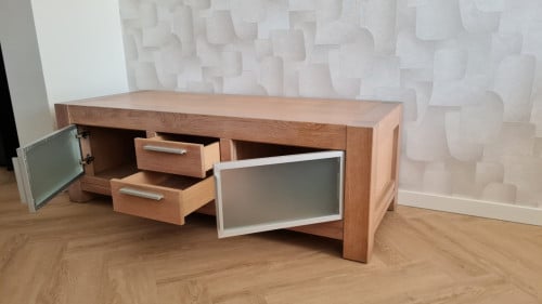 TV kastje