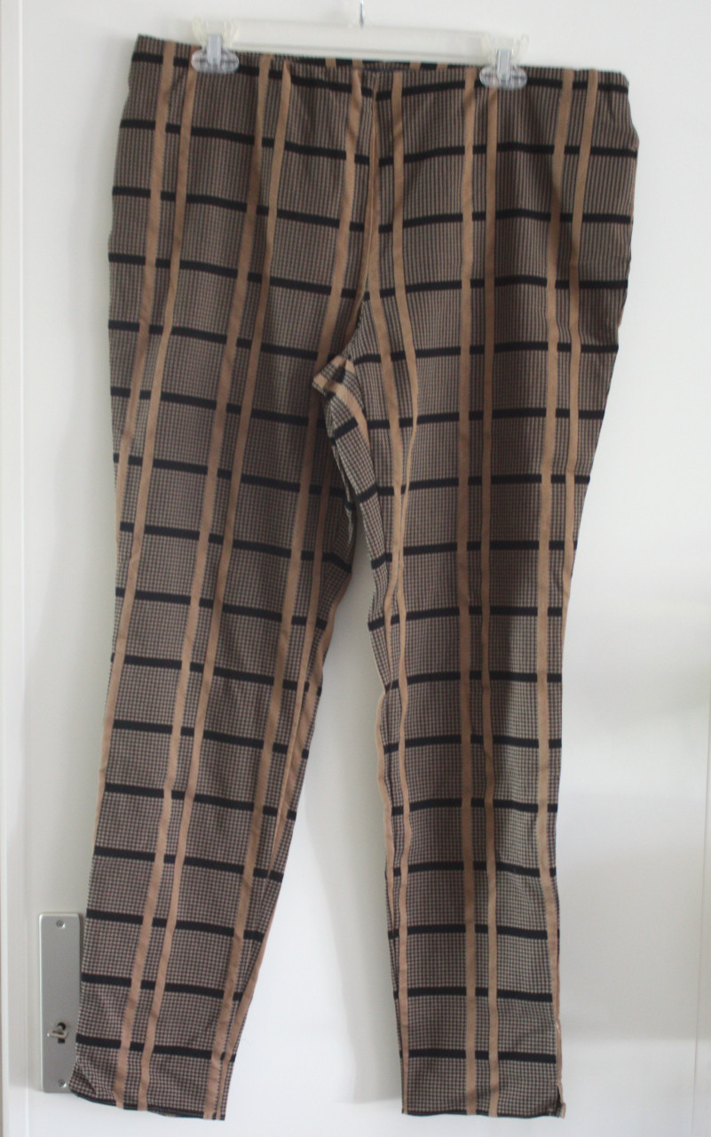 Bruin zwart geruite broek maat 42