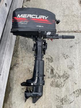 Te koop, twee buitenboordmotoren