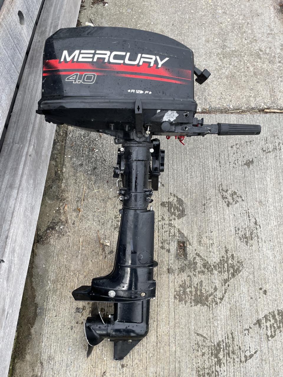 Te koop, twee buitenboordmotoren