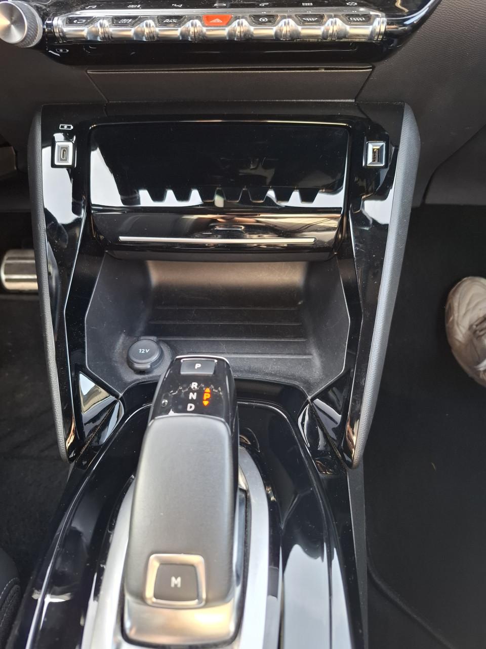 Zwarte Peugeot 2008 GT automaat/ 3D cockpit